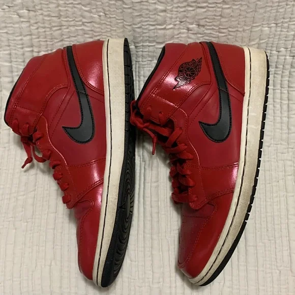 Air Jordan 1 Retro Mid-Top Men Gym Red Size 10 Classic Collectable Fan